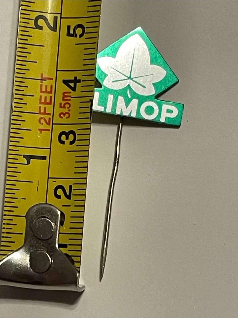 Klimop Ivy Plant Logo Vintage Advertising Pin #9901